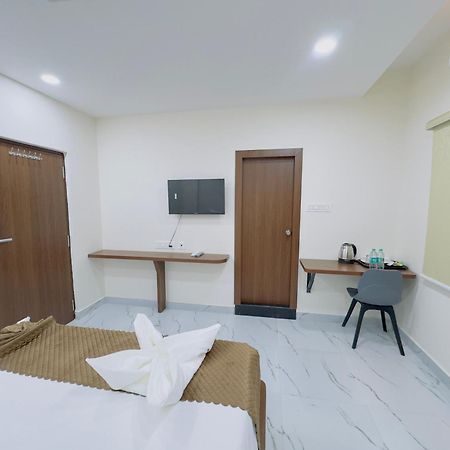 Hotel Apex Inn Hyderabad Airport Exterior photo
